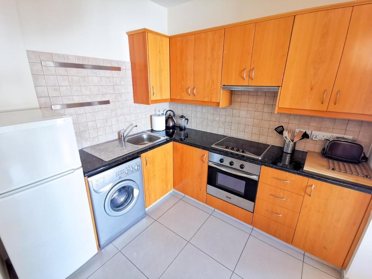 Sunny Pool Apartment Вороклини Экстерьер фото